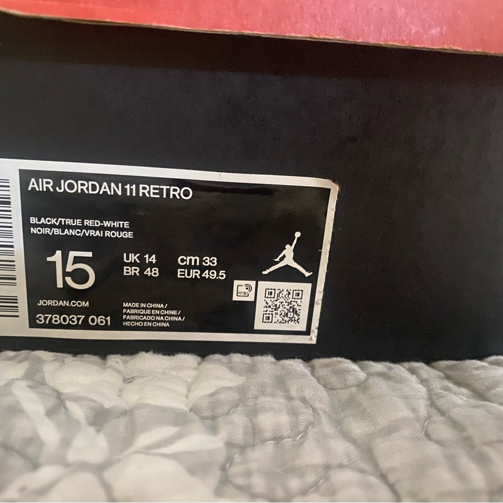 Jordan 11 Retro Playoffs Bred (2019) Men's Size 15 - Picture 2 of 9